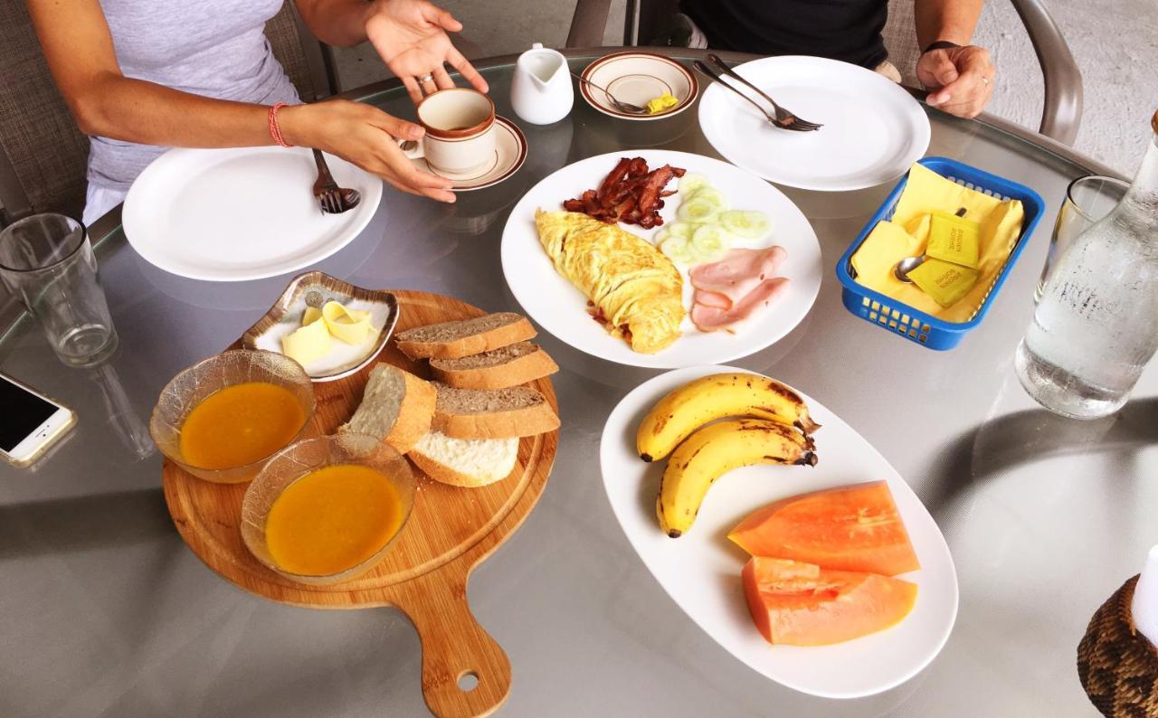 بويرتو غاليرا Victoria'S Bed & Breakfast المظهر الخارجي الصورة